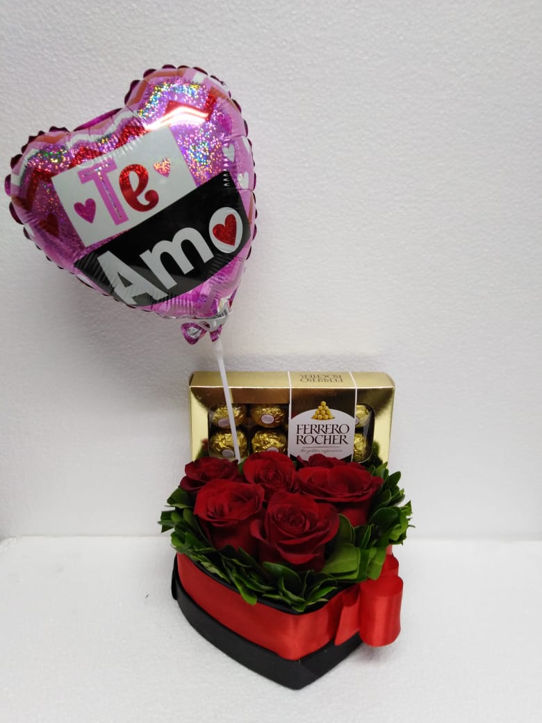 Caja corazón con 6 Rosas más Bombones Ferrero Rocher de 100 Grs y Globito